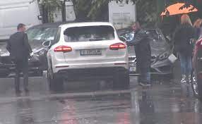 Teodora vochin, fiica consilierului frf andrei vochin, a fost timp de doi ani iubita lui ilie dumitrescu. Ilie Dumitrescu S A Despartit De Iubita Lui Cu 25 De Ani Mai Tanara Dar S A Combinat Cu Blondina Sexy Ce Seamana Izbitor Cu Fosta Wowbiz