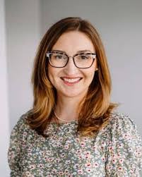 Emily Warnock's Instagram, Twitter & Facebook