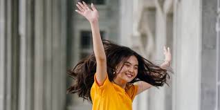 Slogan, tagline, motto, atau semboyan adalah sebuah pernyataan deskriptif singkat yang menjadi ciri atau penanda khusus sebuah usaha, layanan, atau produk. 40 Jargon Keren Mengandung Makna Bijak Cocok Dijadikan Motto Slogan Hidup Merdeka Com