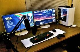 1 1 2 Years After Piecing Together My First Build On Craigslist For 250 I Ve Slowly Upgraded To My Current Battlest Computer Setup Battlestation Gaming Setup