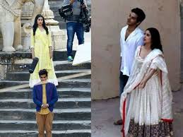 Double dose janhvi kapoor and ishaan khatter on confession couch. Photos Janhvi Kapoor And Ishaan Khatter Look Intense As They Re Snapped On The Sets Of