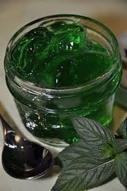 Menta este o plantă cu numeroase beneficii pentru sănătate și este folosită atât în alimentație, cât și în scop terapeutic și cosmetic. 18 Dulceata Si Sirop Ideas ReÈete DulceÈuri Sirop