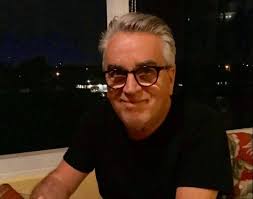 Triste nouvelle aujourd'hui. On apprend le décès de Tom Lapointe. Il avait  73 ans et il est décédé la nuit dernière à 1h20. Il était hébergé à la  Maison de soins palliatifs