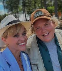 Melissa Senger's Instagram, Twitter & Facebook