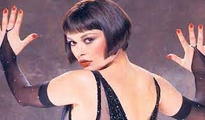 The actresses starred together in the 2002 movie musical chicago. Catherine Zeta Jones Biography Photos Facts Family Kids Affairs Height And Weight 2021 Zoomboola
