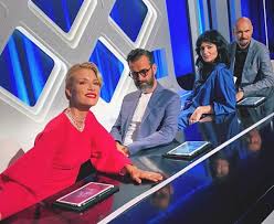 Οι υποψήφιοι για αποχώρηση από την μπλε ομάδα είναι:ο chris σταμούλη θα είναι ο γιώργος ταβλαδάκης από και η χριστίνα κεφαλά. Gntm Spoiler Mono Sto Kool Poios Feygei Shmera Next Top Model Elladas Apoxwrhsh Koolnews Gr