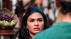 Letícia Peroni estreia em Reis — A Decadência como Kéfira: "Grande  surpresa"