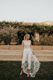White Outfits Every Stylish Bride Should Consider In 2020 Wedding Rehearsal Outfit Rehearsal Dinner Outfits Bridal Outfits