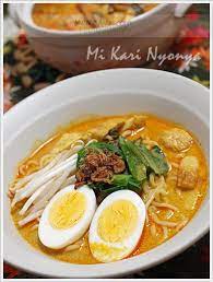 Panaskan air sampai mendidih kemudian celur mee kuning seketika. Mi Kari Nyonya Dengan Bunga Kantan Dan Daun Kesum Jintanmanis Com Lives From Osaka Japan