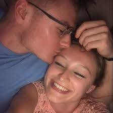 Ariel Barlow's Instagram, Twitter & Facebook