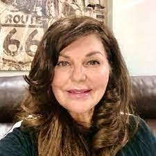 Cindy Eisenhauer's Instagram, Twitter & Facebook