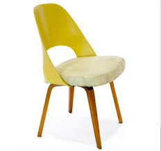 Pin By Bedfordandhyde On Decor Scouting Eero Saarinen Furniture Eero Saarinen Chair Furniture Design Modern