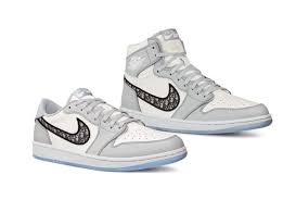 Reviewed by maxenzy on juli 16, 2021 rating: Harga Sepatu Nike Air Jordan Dior Original Novocom Top