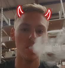 This guy from Vinland Saga looks like malenia!!