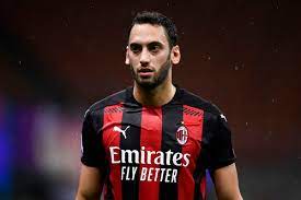وقتی یه سایبری میخواد قربون صدقه کراشش بره میگه فتات عزیزم. Manchester United Linked To Hakan Calhanoglu The Busby Babe