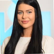 Alyssa Bevan's Instagram, Twitter & Facebook