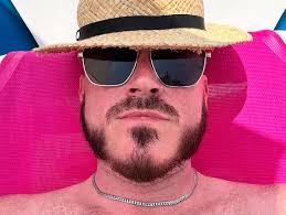 KYLIE POOL TUNES INCUMMIN 🏖️🙌🤩🫶🏻