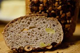 Für den buchweizenbrei mit kräutern zuerst den buchweizen gut waschen und trocknen. Brot Des Monats Heidenkorn