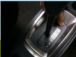 Boleh sampai ker kereta aku ke destinasi yang nak dituju… Inilah Fungsi Shift Lock Pada Kereta Auto Yang Ramai Tak Tahu Dapat Elak Kereta Terbang Sebenarnya Remaja