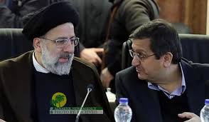 ودشن المرشد الأعلى آية الله علي خامنئي اليوم الانتخابي أمس بتجديد الدعوة الى المشاركة الكثيفة لأن ما يفعله الشعب الإيراني اليوم وتنافس رئيسي، رجل الدين الذي يعد مقرّباً من خامنئي، مع المتشددَين محسن رضائي، القائد السابق للحرس الثوري، والنائب أمير حسين. Nu4wbi64iruosm