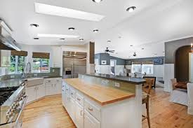 5 Great Manufactured Home Interior Design Tricks Mobile Home Living Manufactured Home Mobile Home Living Mobile Home Kitchens