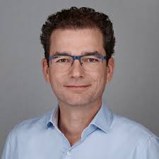 Connecting Medical Experts Worldwide