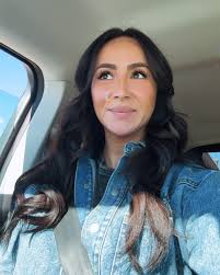 𝐓𝐡𝐚𝐧𝐤 𝐲𝐨𝐮 @𝐡𝐚𝐧𝐧𝐚𝐡.𝐛𝐞𝐚𝐮𝐭𝐲𝐲𝐲𝐲 @𝐡𝐣𝐞𝐦_𝐛𝐞𝐚𝐮𝐭𝐲  𝐟𝐨𝐫 𝐩𝐚𝐦𝐩𝐞𝐫𝐢𝐧𝐠 𝐭𝐡𝐢𝐬 𝐦𝐚𝐦𝐚 🤎⁣ ⁣ I'm finally in the last  week of the first trimester! Looking forward to no-nausea days and a boost  of energy 🤞🏼⁣ ⁣ #