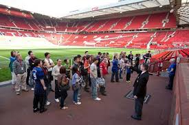 Sudah sejak 1910 stadion ini menjadi kandang manchester united. Manchester United Old Trafford Stadium Tour For Family Of Four From Buyagift