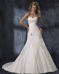 Außerdem finden sie weitere informationen, wie sie zum beispiel ihr brautkleid nach dem tragen aufbewahren können. Online Anprobe Brautkleider Und Brautmode In Leipzig Kleid Hochzeit Hochzeitsfeier Kleider Brautkleid Gunstig