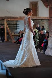 Wir sind sicher, dass unter unseren brautkleidern das kleid ihrer träume ist. Galerie