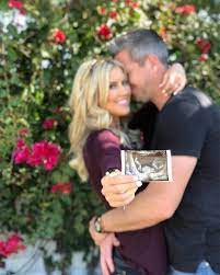 Television Personality Christina Anstead Who Was Previously Known As Christina El Moussa Is Pregnant Wi Tarek And Christina Christina El Moussa Expecting Baby