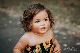 Kari Troyer's Instagram, Twitter & Facebook