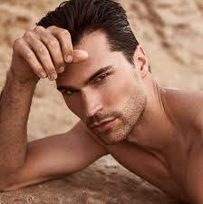 Luke Henry's Instagram, Twitter & Facebook