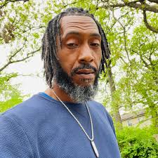 THIS is what it means to be a BADGER 🥺❤️ In 1994, Howard Moore helped  Michael Finley, Rashard Griffith, Tracy Webster, Chris Conger, and  Wisconsin fans to the program's first NCAA Tournament