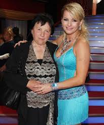 Iveta bartosová was born on april 8, 1966 in celadná, czechoslovakia. Dovernicka Ivety Bartosovej Priznala Pred Smrtou Chcela Ujst Od Muza Mali Sme Prichystany Dom 24