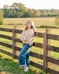 My fellow photographer, fellow lover of the beautiful light and the fun  jeans, she's got the best hair in town, she is beauty, she is grace, she is Addison  Goad!! If you