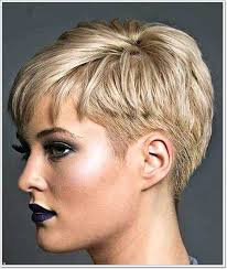 It seems as if women over 60 are of a mature enough age to not care what others may think. 109 Iconic 60s Hairstyles To Jog Your Memory Short Hair Styles Pixie Haircuts For Fine Hair Pretty Short Hair