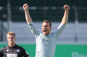 Heute ist daniel engelbrecht zu gast im erfolgsoffensive podcast. Karlsruher Sc Ksc Trainer Eichner Will Kader Mit Mehr Tempo Fussball Stuttgarter Zeitung