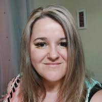 Danielle Nettleton's Instagram, Twitter & Facebook