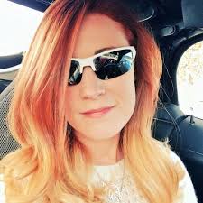 Karie Thomas's Instagram, Twitter & Facebook