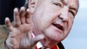 Hicks fights against Liverpool sale