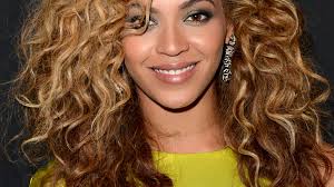 35 Pics Of Celebs With Honey Blonde Hair That Are Too Good To Ignore