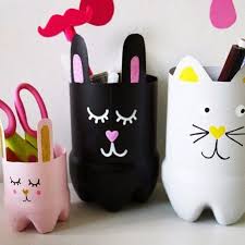 Plastik bidon geridönüşüm farklı kendinyap tasarım takı makyaj malzemesi anahtalık vs birçok alanda kullanabilirsiniz. 6 Cute Diy Projects For Kids Mommo Design Elisi Fikirleri Kavanoz Elisi Yaratici Dekor