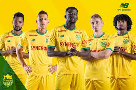 Vente des maillot de foot pas cher, achetez des maillot de football fc nantes, dans notre boutique en ligne maillotsdfoot.fr. Le Fc Nantes Devoile Ses Maillots 2018 19 Les Premiers Signes New Balance Officiel