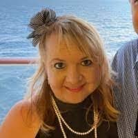 Tina Younce's Instagram, Twitter & Facebook