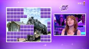 Ce jeu, né en juin 2010, propose aux candidats de se mesurer les uns aux autres en répondant aux questions d'un quizz pouvant leur permettre de gagner des lots et une cagnotte. Les 12 Coups De Midi Du 15 Juin 2018 Victoire De Veronique Charlie Chaplin Sur L Etoile Mysterieuse Video Replay Stars Actu