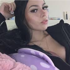 Samantha Forni's Instagram, Twitter & Facebook