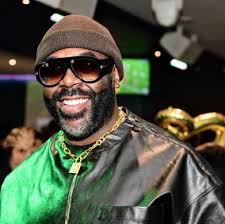 This weekend my Auntie celebrated a milestone birthday in GRAND style!!!  The nieces and nephews decided to close the weekend out with a intimate  dinner party in her honor that included a “