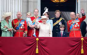 What is queen elizabeth ii's shoe size? How Tall Is Prince William Prince Harry And The Rest Of The Royal Family