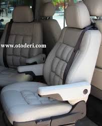 Kol Dayama Uygulamasi Oto Deri Doseme Altinuc A S